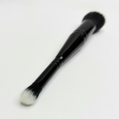 Cọ 2 đầu kem nền và kem che khuyết điểm Amora Dual-Ended Foundation & Concealer Brush DE01
