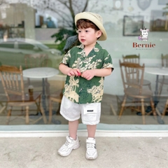 Set sơ mi tơ đũi cho bé trai đi biển đi chơi áo họa tiết hoa lá cây dừa nổi bật kèm quần ngắn BERNIE