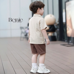 Set bộ polo tay ngắn màu nâu họa tiết in túi và chữ kèm quần short bé trai 1 đến 7t BERNIE H0225B25