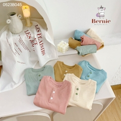 Set đồ bộ thun dài tay BERNIE bé trai bé gái màu trơn chất liệu thun tăm mềm mướt đính cúc cho bé từ 9 đến 24kg