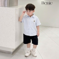 Áo sơ mi trắng xanh cộc tay phối gấu Bernie – Sự lựa chọn đáng yêu cho bé từ 1 đến 7 tuổi