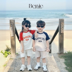Set bộ tay ngắn thể thao áo raplang họa tiết Hawkins kèm quần short cho bé trai bé gái size 1 đến 7 tuổi BERNIE P0225B14