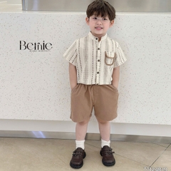 Set sơ mi cổ trụ chất đũi ngắn tay họa tiết thổ cẩm kèm quần short kaki cho bé từ 9kg tới 28kg BERNIE T1124B19