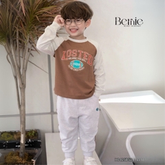 Set bộ tay dài chất thun cotton họa tiết bóng bầu dục màu nâu kèm quần dài cho bé trai size 1 đến 7 tuổi BERNIE H0425B52