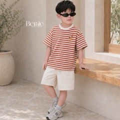 Set bộ áo thun tay ngắn họa tiết kẻ ngang Safari kèm quần short kaki cho bé trai size 9 đến 28kg BERNIE H0326B38