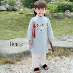 Áo dài cách tân bé trai mặc tết chất tafta thêu hạc màu xanh màu đỏ size 10 đến 25kg BERNIE 0824B37