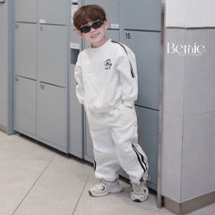 Set bộ dài thể thao phối sọc họa tiết hình thêu Hey boy kèm quần dài cho bé trai size 1 đến 7 tuổi BERNIE H0525B24