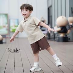 Set bộ polo tay ngắn màu nâu họa tiết in túi và chữ kèm quần short bé trai 1 đến 7t BERNIE H0225B25