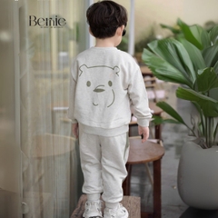 Set bộ dài chất da cá họa tiết thêu gấu kèm quần dài phối sọc rêu cho bé trai size 1 đến 7 tuổi BERNIE T0425B46