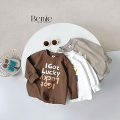 Áo thun áo phông tay dài in chữ Lucky nhiều màu unisex cho bé trai bé gái đi học đi chơi 9 đến 27kg BERNIE H0725A26