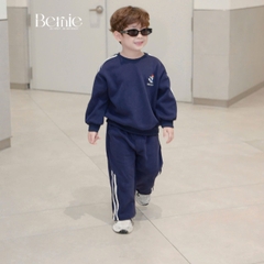 Set bộ dài thể thao phối sọc họa tiết hình thêu Hey boy kèm quần dài cho bé trai size 1 đến 7 tuổi BERNIE H0525B24