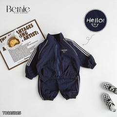 Set bộ dài tay thể thao kèm quần chất gió 2 lớp thêu Hello cho bé trai bé gái size 9 tới 28kg BERNIE T0825B25