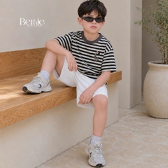 Set bộ áo thun tay ngắn họa tiết kẻ ngang Safari kèm quần short kaki cho bé trai size 9 đến 28kg BERNIE H0326B38