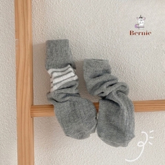 Tất vớ trơn sọc 1 bên unisex cho các bé trai bé gái nhà BERNIE basic nhiều màu trơn 2 đến 7 tuổi