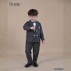  Set vest chéo 4 khuy công tử kèm nơ thêu huy hiệu cho bé trai 1 đến 7 tuổi BERNIE H0725B83