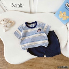 Set bộ tay ngắn họa tiết kẻ Cậu bé trà sữa kèm quần short kaki cho bé trai 9kg tới 28kg BERNIE H1125B28