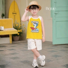 Set bộ ba lỗ áo thun phối màu họa tiết Baby Shark kèm quần short cho bé trai đi chơi đi biển size 1 tới 7 tuổi BERNIE H0326B34
