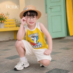 Set bộ ba lỗ áo thun phối màu họa tiết Baby Shark kèm quần short cho bé trai đi chơi đi biển size 1 tới 7 tuổi BERNIE H0326B34
