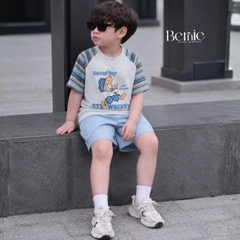 Set tay ngắn áo raplang họa tiết kẻ Good boy kèm quần short kaki cho bé trai size 9 đến 28kg BERNIE H0226B36