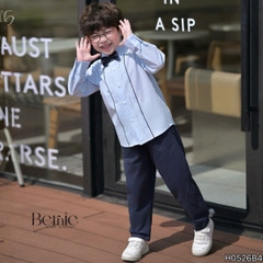 Set sơ mi Little Gentleman áo tay dài quần kaki kèm nơ cổ cho bé trai 9 tới 25kg BERNIE H0526B46