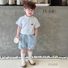 Set sơ mi tay ngắn cổ trụ kẻ sọc thêu khủng long và cá sấu cho bé trai 9kg tới 25kg Bernie 1223B025