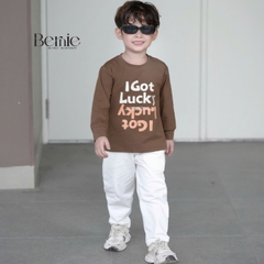 Áo thun áo phông tay dài in chữ Lucky nhiều màu unisex cho bé trai bé gái đi học đi chơi 9 đến 27kg BERNIE H0725A26