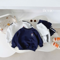 Set bộ dài thể thao phối sọc họa tiết hình thêu Hey boy kèm quần dài cho bé trai size 1 đến 7 tuổi BERNIE H0525B24