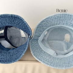 Mũ tai bèo jean thêu chữ  cho bé trai bé gái phong cách hàn quốc dễ thương size 4 đến 8 tuổi Bernie HL346