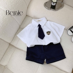 Set bộ sơ mi tay ngắn bé trai áo sơ mi trắng kèm cà vạt phối huy hiệu cho bé 9đến 24kg T0425B63