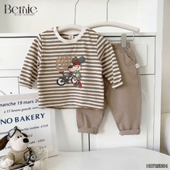 Set bộ tay dài kẻ sọc ngang phối màu họa tiết hình in dễ thương kèm quần dài kaki cho bé trai size 1 đến 7 tuổi BERNIE H0725B54