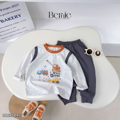 Set bộ dài tay cố áo và tay phối màu chất cotton họa tiết xe cẩu kèm quần dài size 9 tới 25kg BERNIE H1025B47