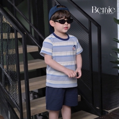 Set bộ tay ngắn họa tiết kẻ Cậu bé trà sữa kèm quần short kaki cho bé trai 9kg tới 28kg BERNIE H1125B28