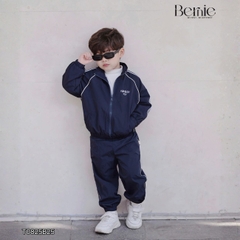 Set bộ dài tay thể thao kèm quần chất gió 2 lớp thêu Hello cho bé trai bé gái size 9 tới 28kg BERNIE T0825B25