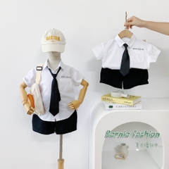 Set đồ bộ đi chơi bé trai BERNIE áo sơ mi ngắn tay và cà vạt phối huy hiệu Sandal cho bé từ 9 đến 24kg