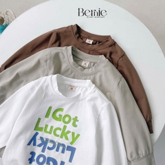Áo thun áo phông tay dài in chữ Lucky nhiều màu unisex cho bé trai bé gái đi học đi chơi 9 đến 27kg BERNIE H0725A26