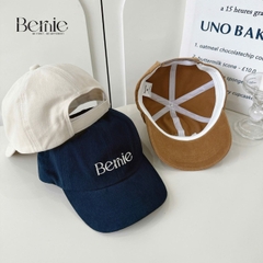  Mũ lưỡi trai thêu chữ Bernie unisex cho bé trai bé gái đi chơi đi dã ngoại size 2 tới 6 tuổi HL022 25M001