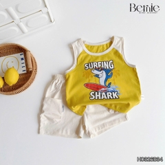 Set bộ ba lỗ áo thun phối màu họa tiết Baby Shark kèm quần short cho bé trai đi chơi đi biển size 1 tới 7 tuổi BERNIE H0326B34