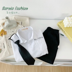 Set đồ bộ đi chơi bé trai BERNIE áo sơ mi ngắn tay và cà vạt phối huy hiệu Sandal cho bé từ 9 đến 24kg