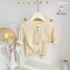 Set đồ bộ thun dài tay BERNIE bé trai bé gái màu trơn chất liệu thun tăm mềm mướt đính cúc cho bé từ 9 đến 24kg