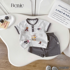Set bộ tay ngắn cổ trụ họa tiết Gấu Funny và quần short đi chơi đi biển cho bé trai size 1 tới 7 tuổi BERNIE H1125B37