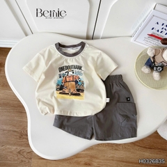 Set bộ tay ngắn áo thun họa tiết Happy Worker kèm quần short kaki cho bé trai size 9 đến 28kg BERNIE H0326B35