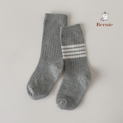 Tất vớ trơn sọc 1 bên unisex cho các bé trai bé gái nhà BERNIE basic nhiều màu trơn 2 đến 7 tuổi