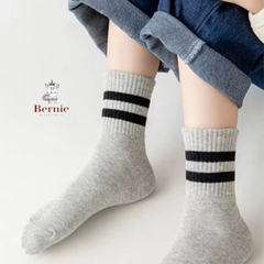 Tất vớ thể thao unisex cổ cao sọc viền cho bé trai bé gái màu trắng đen xám 1 đến 5 tuổi BERNIE