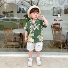 Set sơ mi tơ đũi cho bé trai đi biển đi chơi áo họa tiết hoa lá cây dừa nổi bật kèm quần ngắn BERNIE