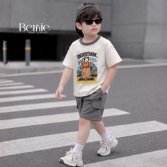 Set bộ tay ngắn áo thun họa tiết Happy Worker kèm quần short kaki cho bé trai size 9 đến 28kg BERNIE H0326B35