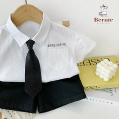 Set đồ bộ đi chơi bé trai BERNIE áo sơ mi ngắn tay và cà vạt phối huy hiệu Sandal cho bé từ 9 đến 24kg