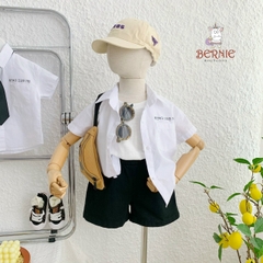 Set đồ bộ đi chơi bé trai BERNIE áo sơ mi ngắn tay và cà vạt phối huy hiệu Sandal cho bé từ 9 đến 24kg