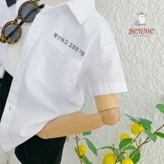 Set đồ bộ đi chơi bé trai BERNIE áo sơ mi ngắn tay và cà vạt phối huy hiệu Sandal cho bé từ 9 đến 24kg