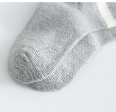 Tất vớ thể thao unisex cổ cao sọc viền cho bé trai bé gái màu trắng đen xám 1 đến 5 tuổi BERNIE