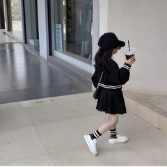 Tất vớ thể thao unisex cổ cao sọc viền cho bé trai bé gái màu trắng đen xám 1 đến 5 tuổi BERNIE